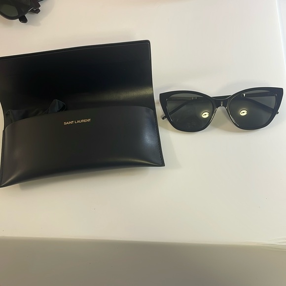 Saint Laurent sun glasses - Picture 2 of 6